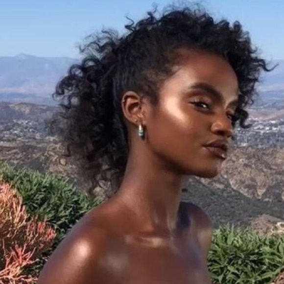 Anastasia Beverly Hills Liquid Glow in Bronzed - Picture 5 of 8